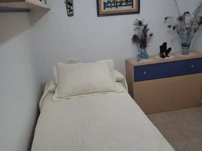 Habitación de Piso en venta en Brozas con Aire acondicionado y Amueblado