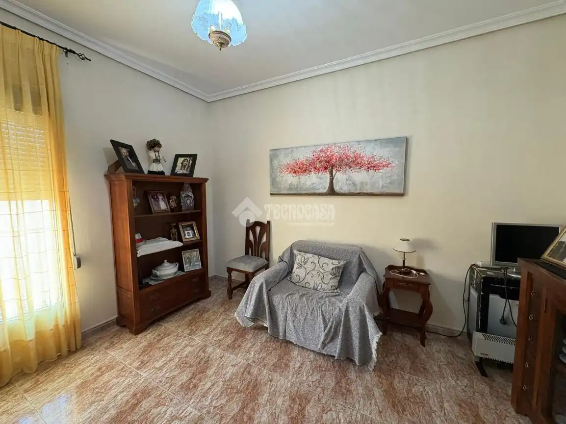 Semi-detached house with terrace for sale in Andújar, imagen 3