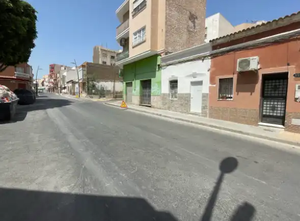Vista exterior de Casa adosada en venta en  Almería Capital
