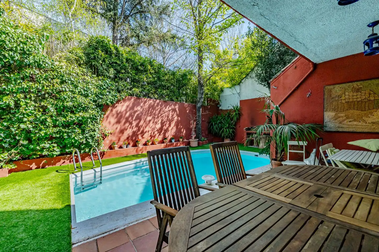 Piscina de Casa adosada en venta en Madrid con Calefacción, Jardín privado y Piscina