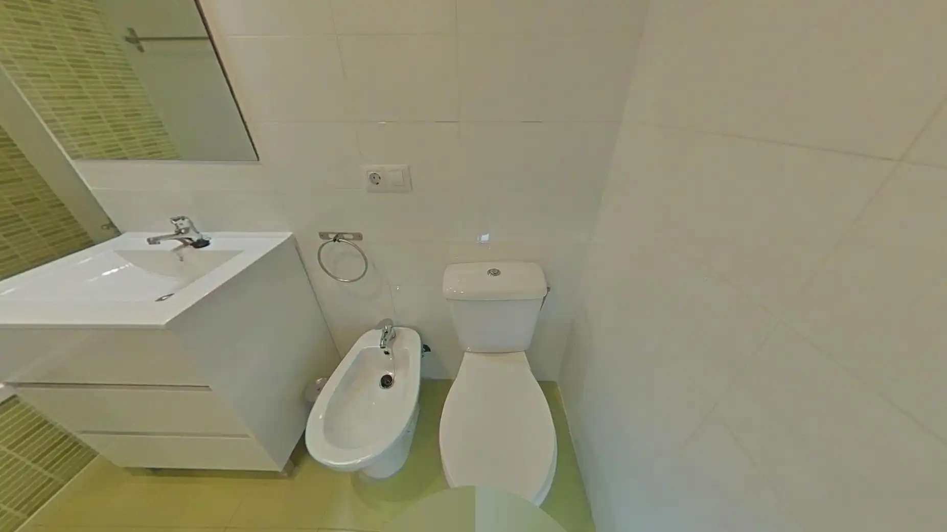 Bathroom of Flat for sale in Paterna