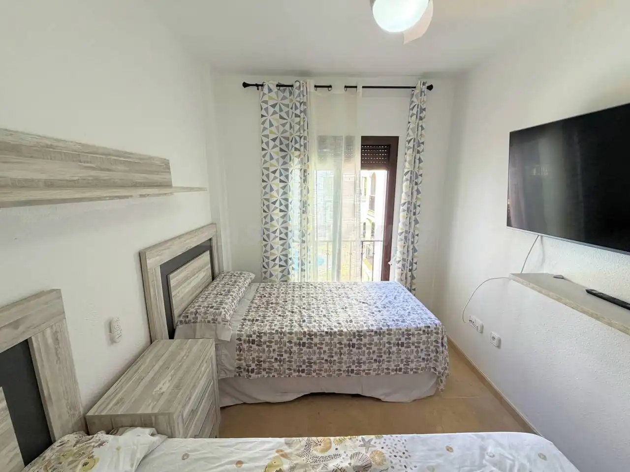 Habitación de Apartamento de alquiler en Manilva con Terraza, Amueblado y Alarma