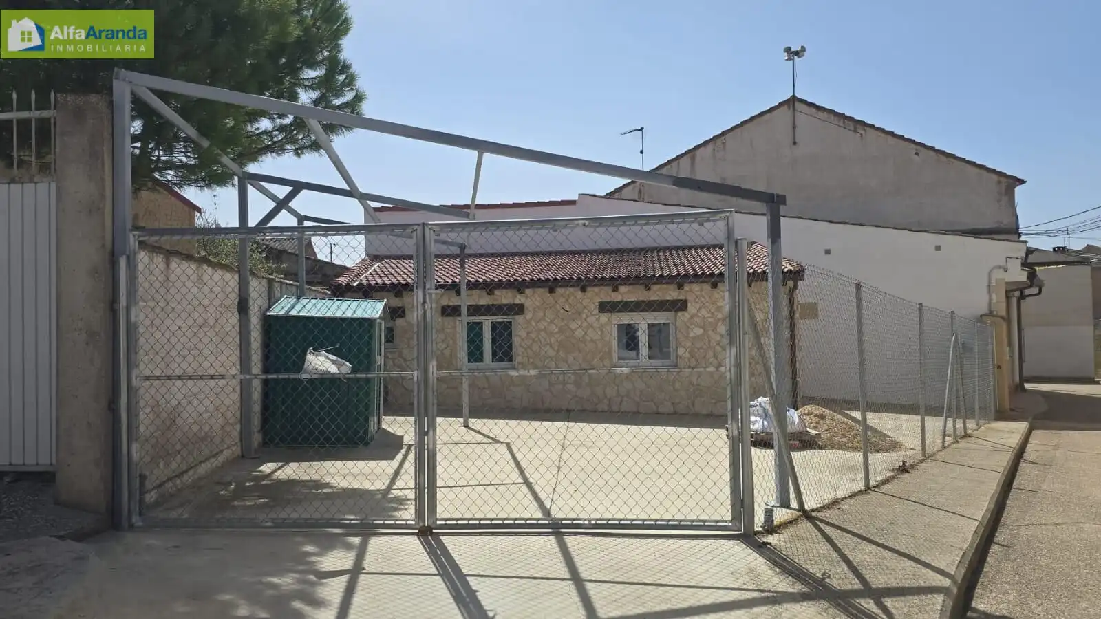 Exterior view of Houses for sale in Pedrosa de Duero