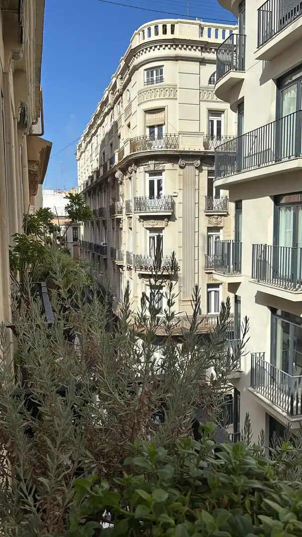 Außenansicht von Wohnung zur Miete in Valencia mit Klimaanlage, Heizung und Parkett