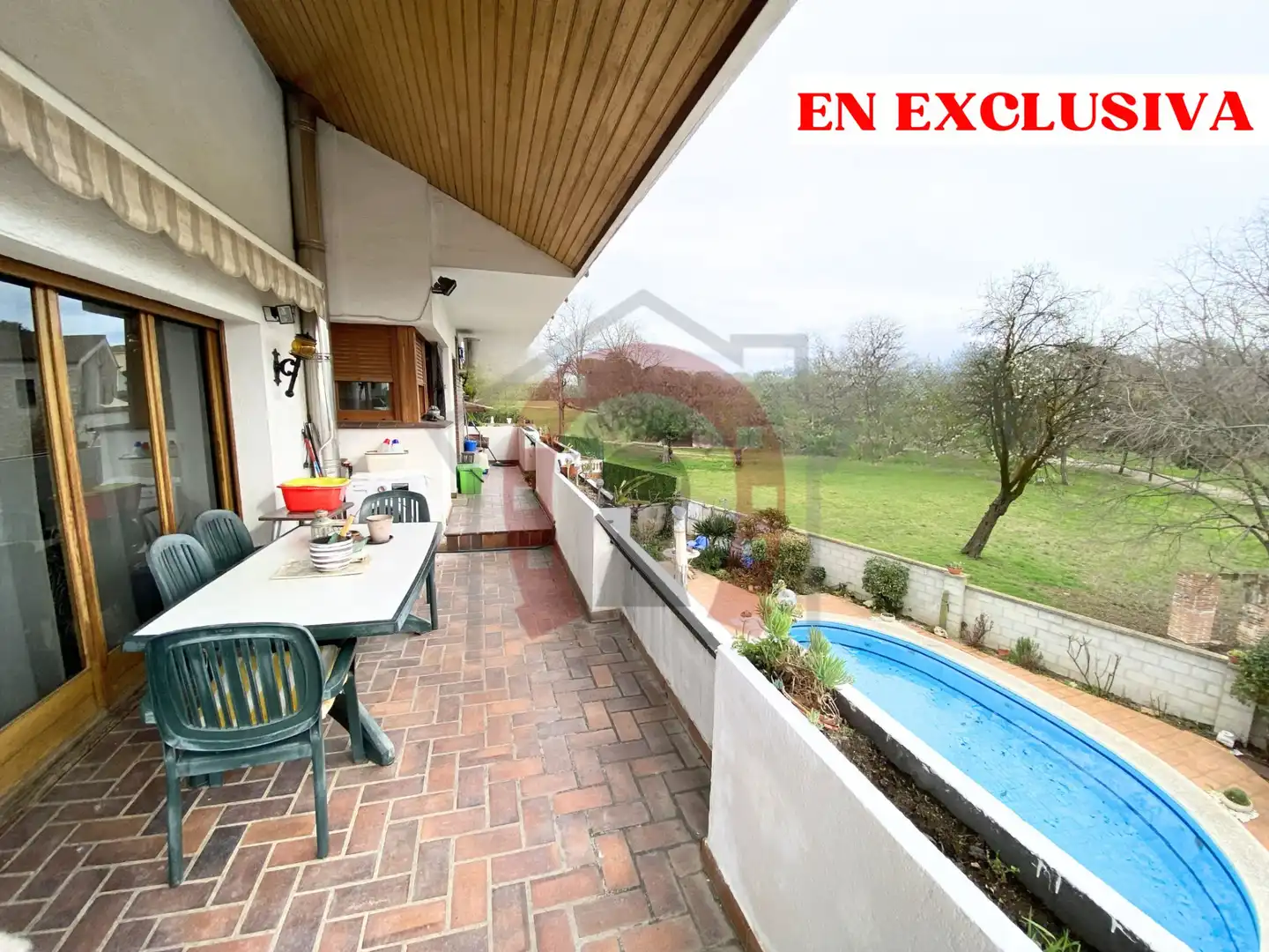 Vista exterior de Casa o chalet en venta en Palau-solità i Plegamans con Terraza, Trastero y Piscina