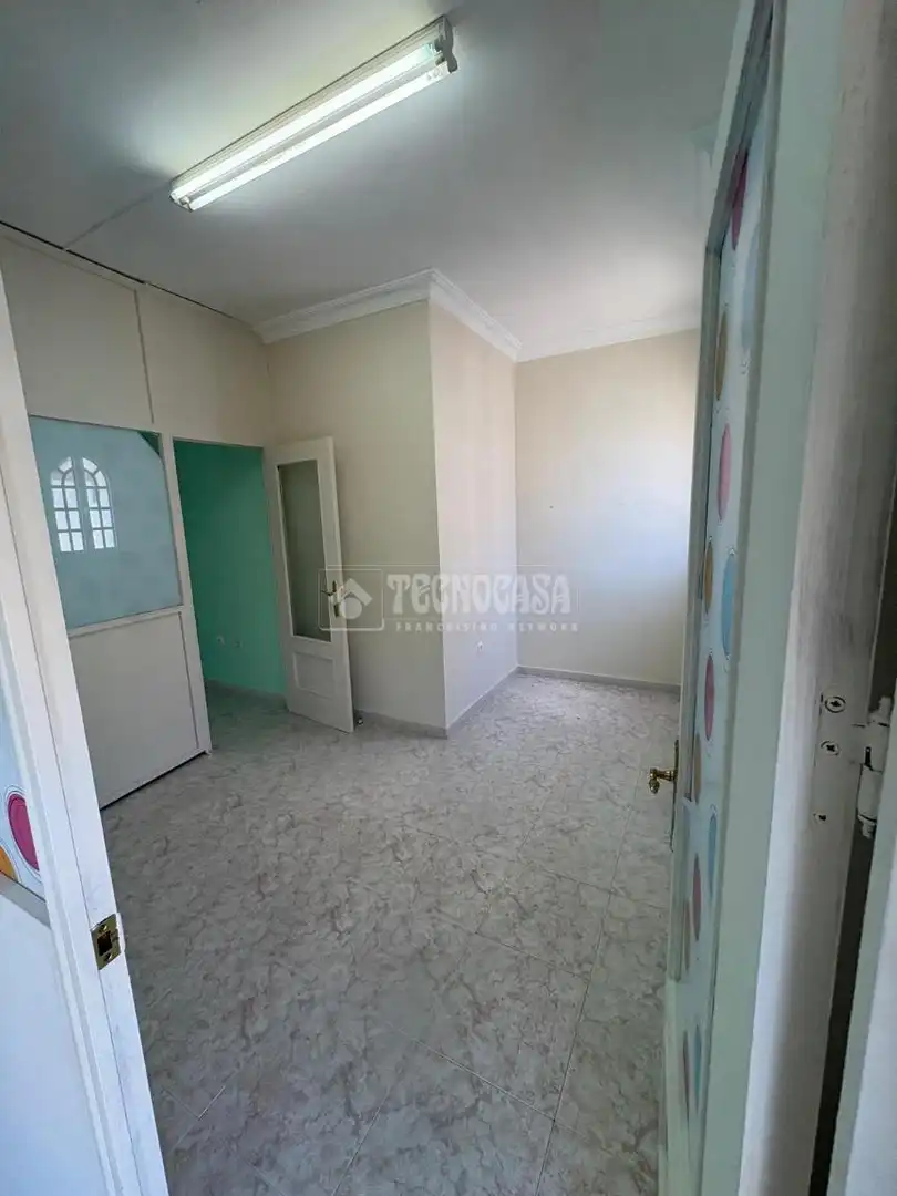 Oficina de alquiler en Trigueros