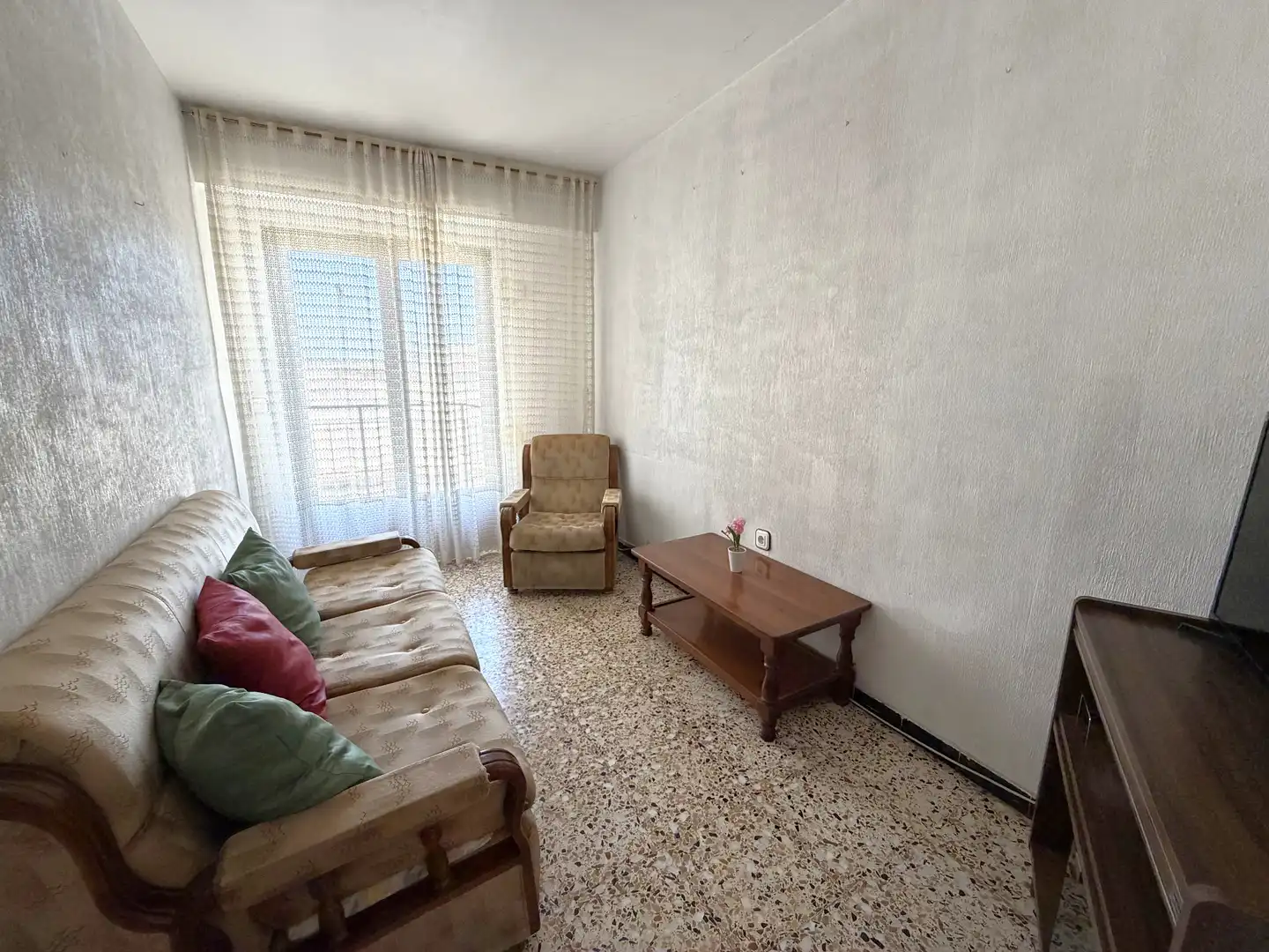Sala d'estar de Pis en venda en Alicante / Alacant amb Moblat i Balcó