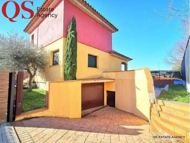 Casa con piscina en venta en Riells, imagen 2