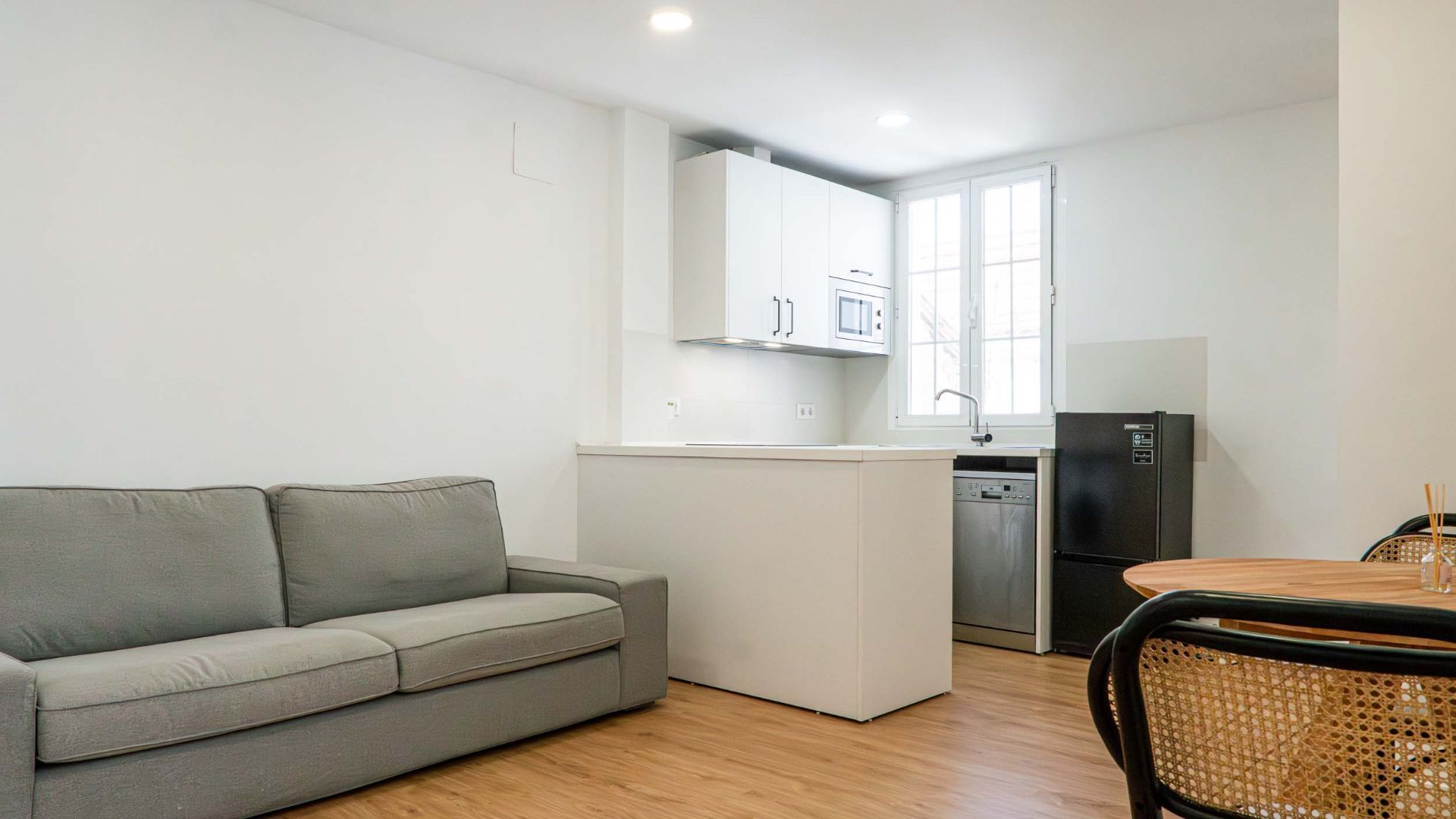 Living room of Flat to rent in  Madrid Capital  with Air Conditioner and Furnished