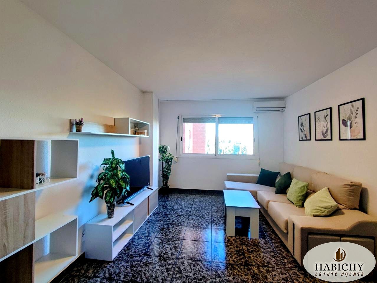 Sala de estar de Piso de alquiler en  Murcia Capital con Aire acondicionado, Amueblado y Internet