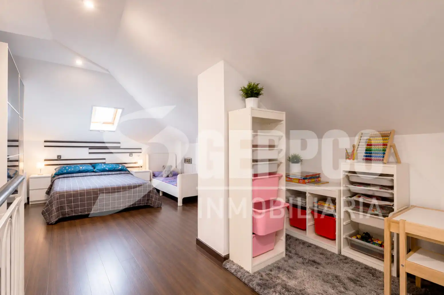 Habitación de Dúplex en venta en Villalbilla con Aire acondicionado