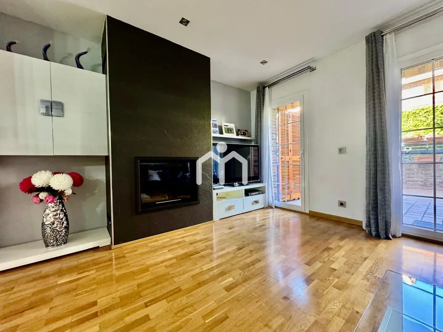 Sala d'estar de Casa o xalet en venda en Badalona amb Aire condicionat, Calefacció i Jardí privat