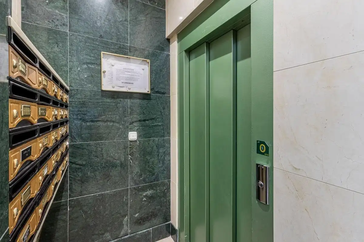 Flat with terrace for sale in Calle CISNE, imagen 28