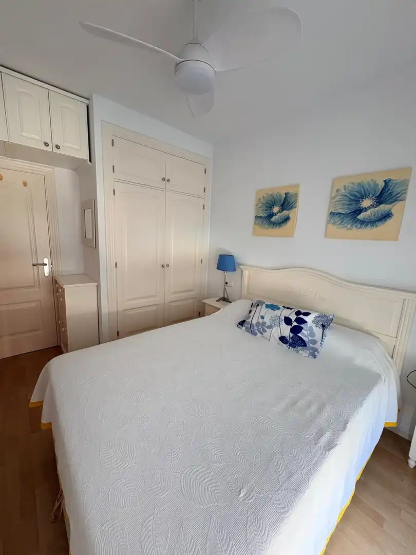 Habitación de Piso de alquiler en Motril con Jardín privado, Terraza y Amueblado
