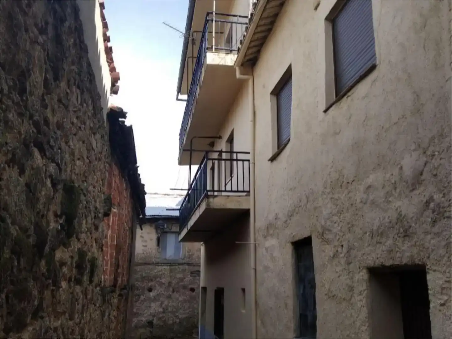 Vista exterior de Casa o xalet en venda en San Esteban de la Sierra amb Balcó