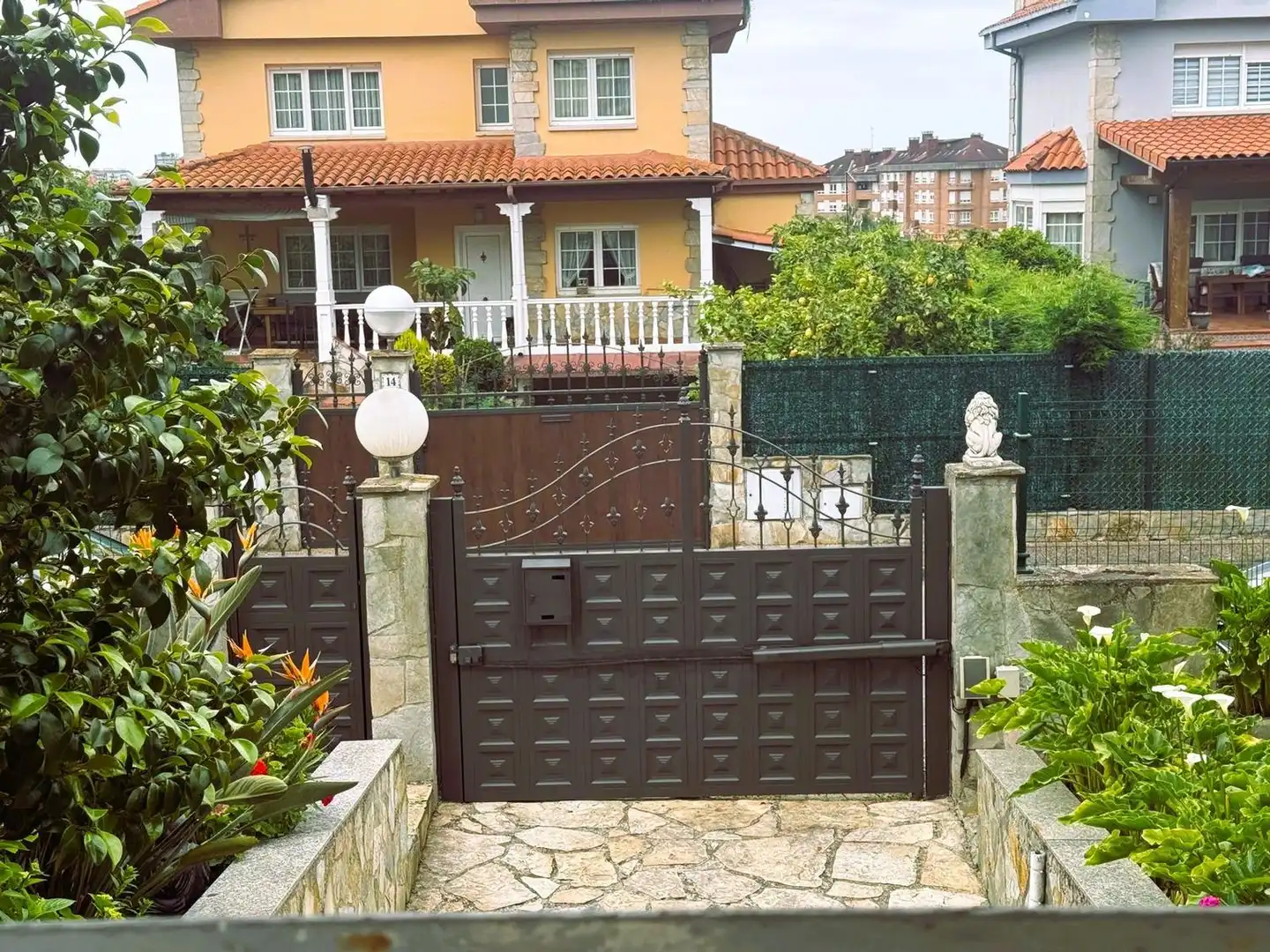 Jardín de Casa o chalet en venta en Gijón  con Calefacción, Terraza y Piscina