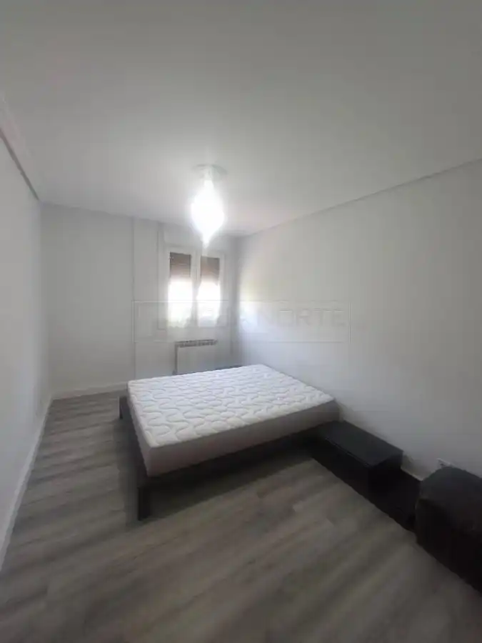 Habitación de Piso en venta en Vitoria - Gasteiz con Calefacción, Parquet y Terraza