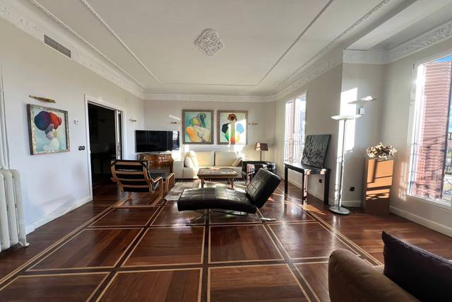 Apartamento en Alquiler en Jerónimos