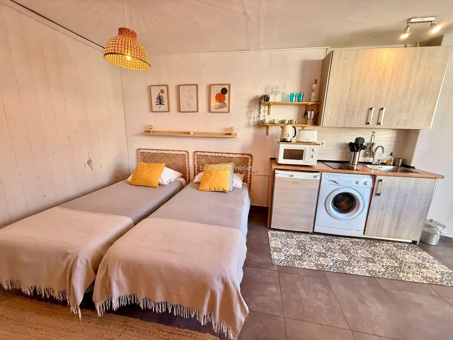 Vivienda con piscina en venta en Avenida MANUEL MENA PALMA Edif. Maite III, imagen 5