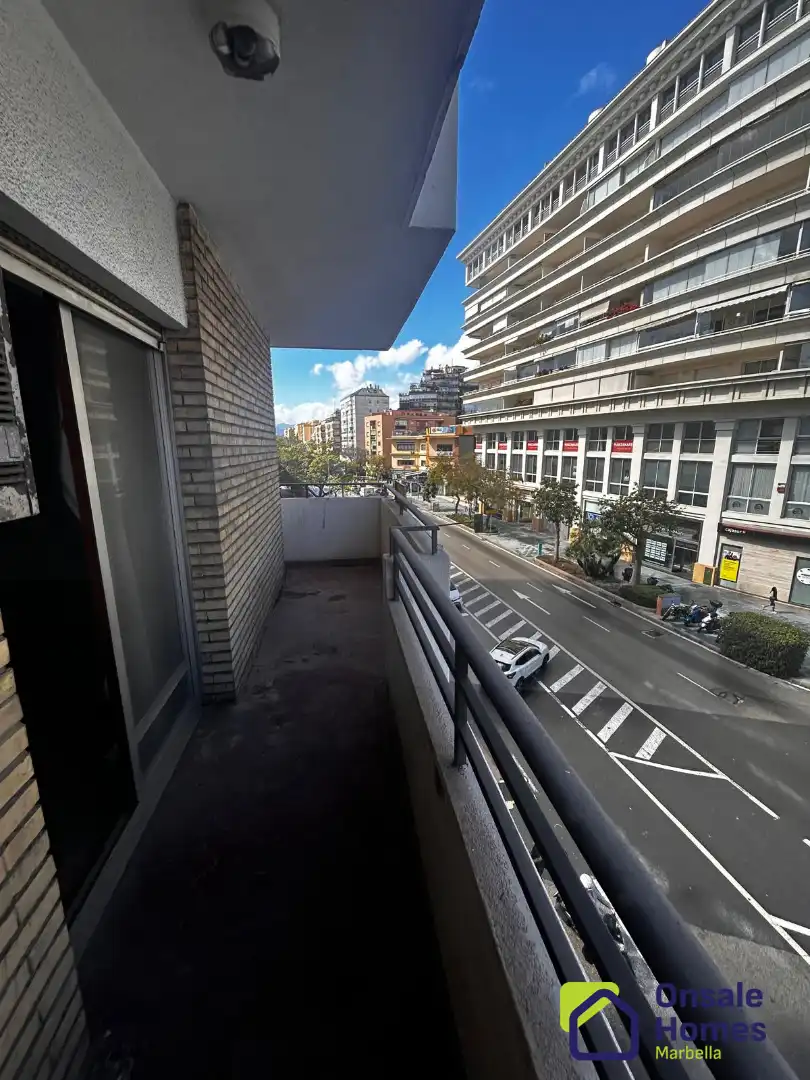 Flat with lift for sale in Avenida Ricardo Soriano 35a, imagen 4