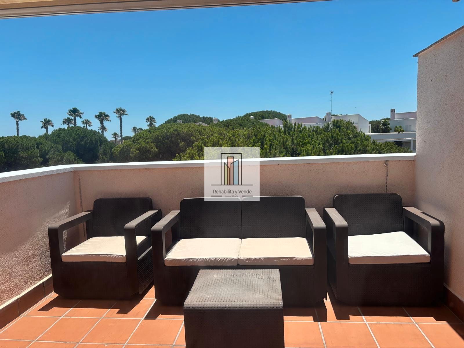 Terrassa de Apartament en venda en Chiclana de la Frontera amb Terrassa, Moblat i Piscina comunitària