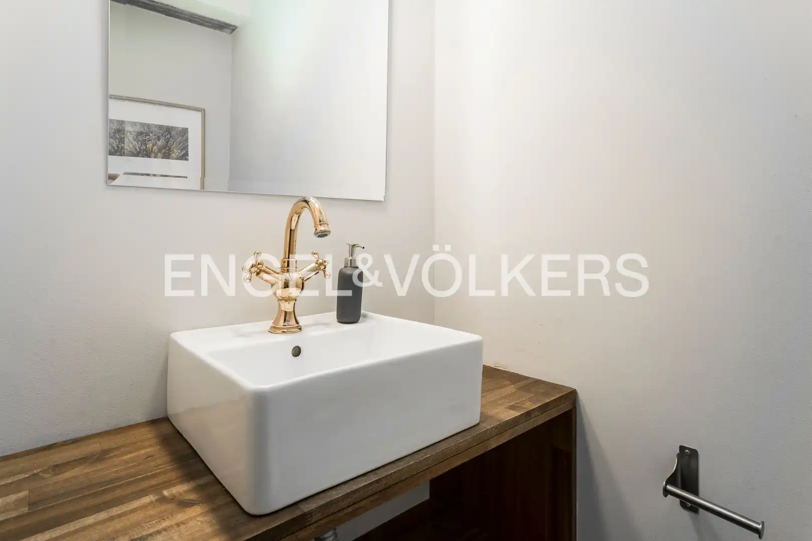 Bathroom of Flat for rent in Barcelona  with Air Conditioner, Heating and Storage room