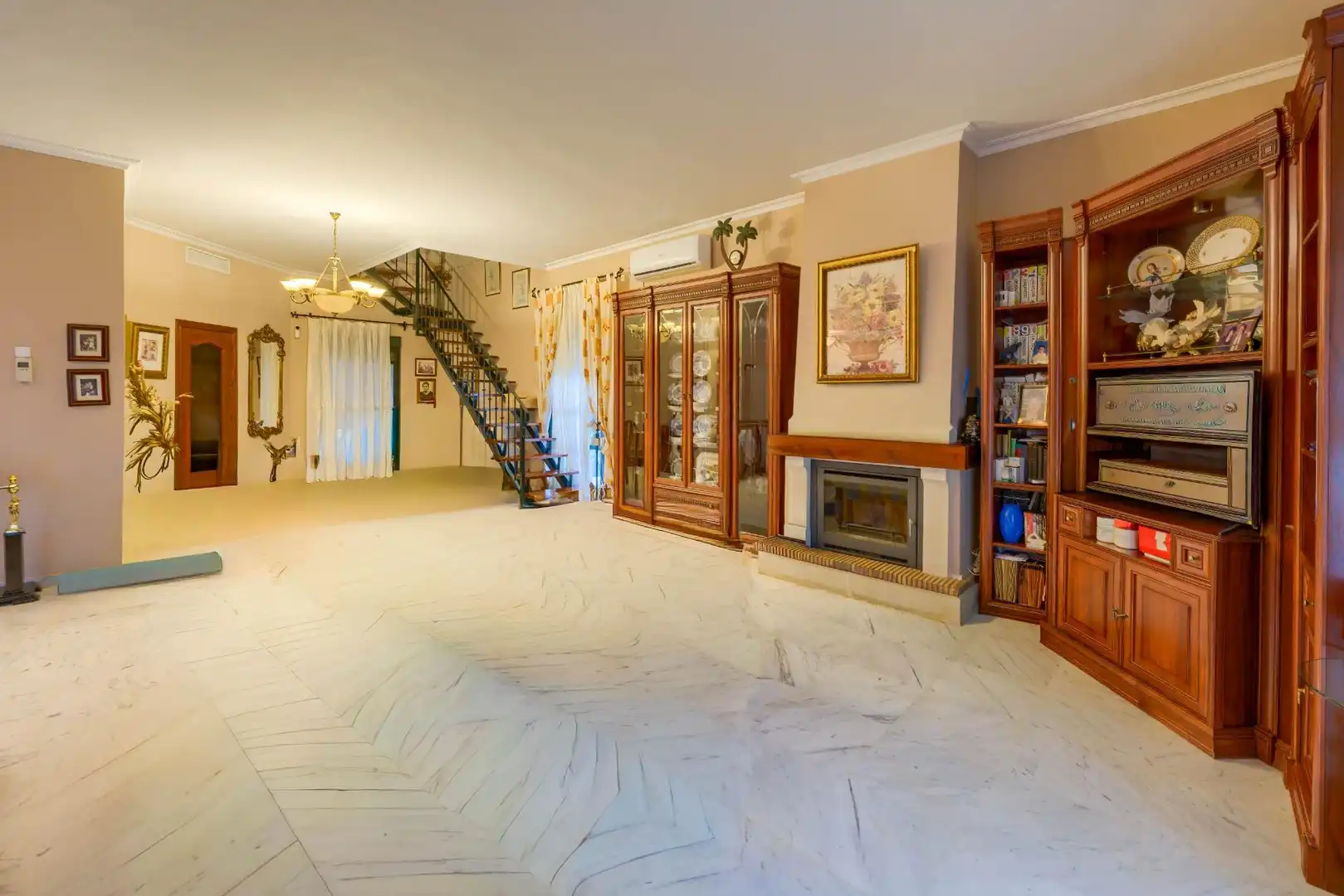 Houses for sale in Espartinas  with Air Conditioner, Private garden and Terrace