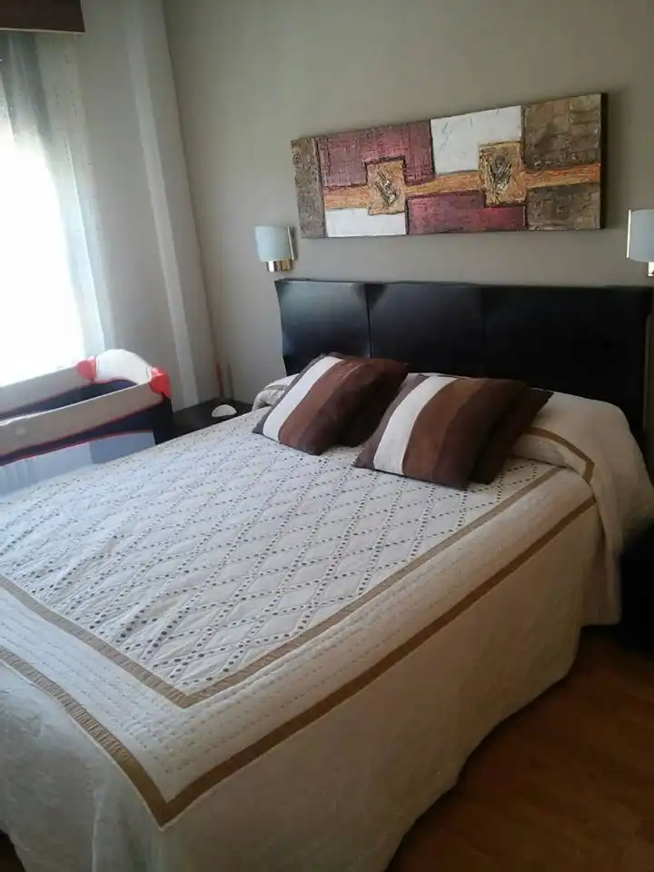 Habitación de Apartamento en venta en Cuenca con Calefacción, Parquet y Terraza