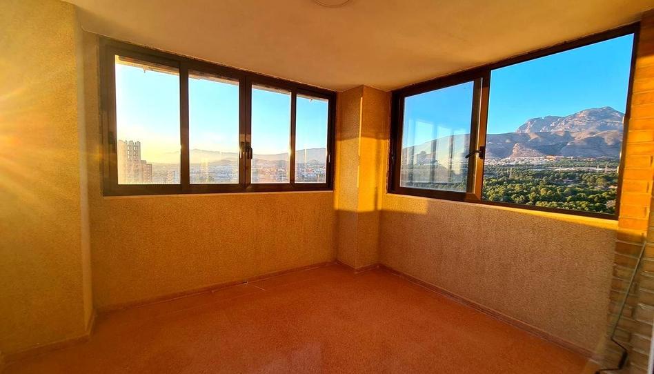 Foto 1 de Apartament en venda a Playa Poniente, Alicante