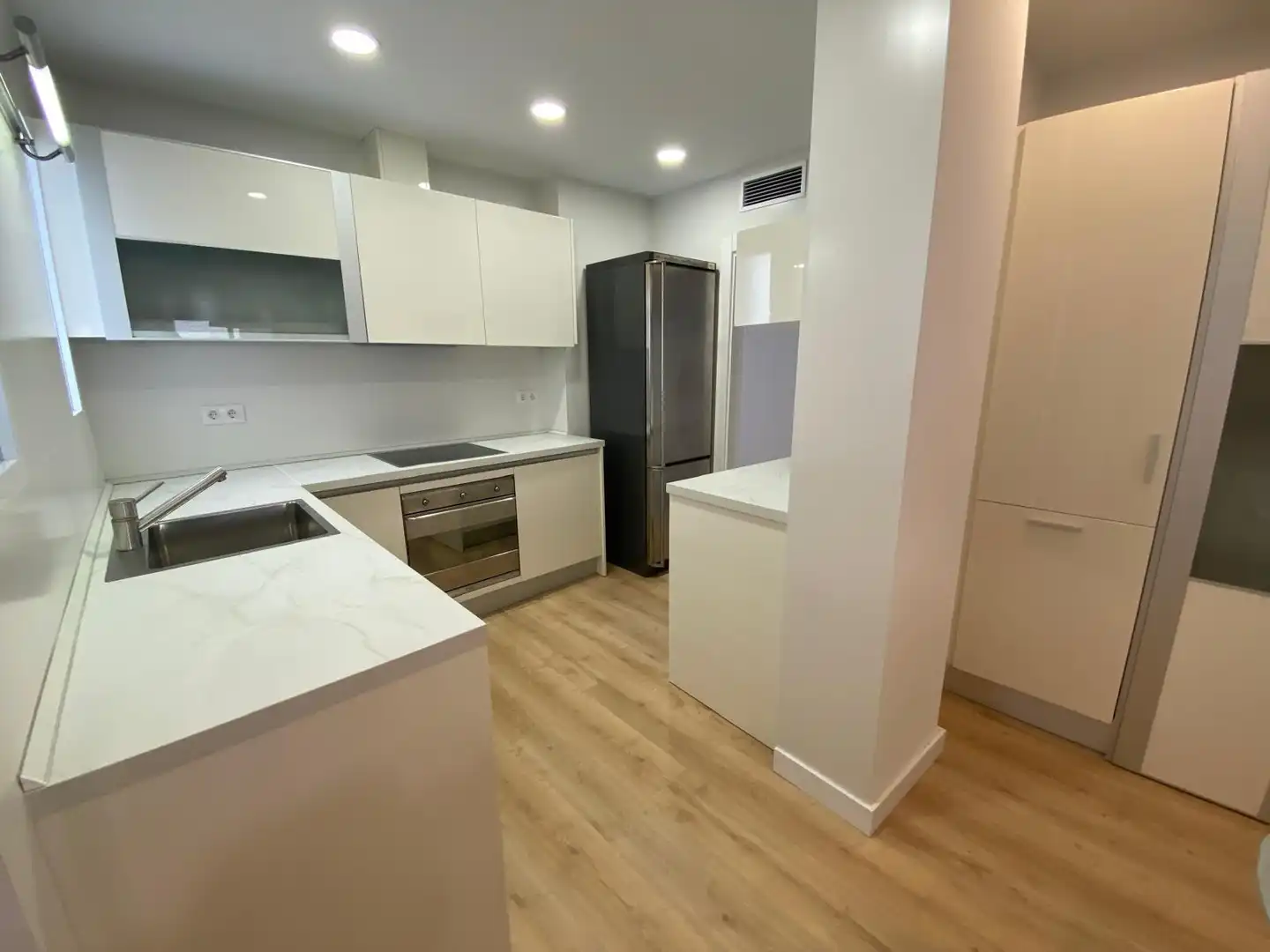 Kitchen of Flat for rent in Albacete  with Air Conditioner, Heating and Parquet flooring