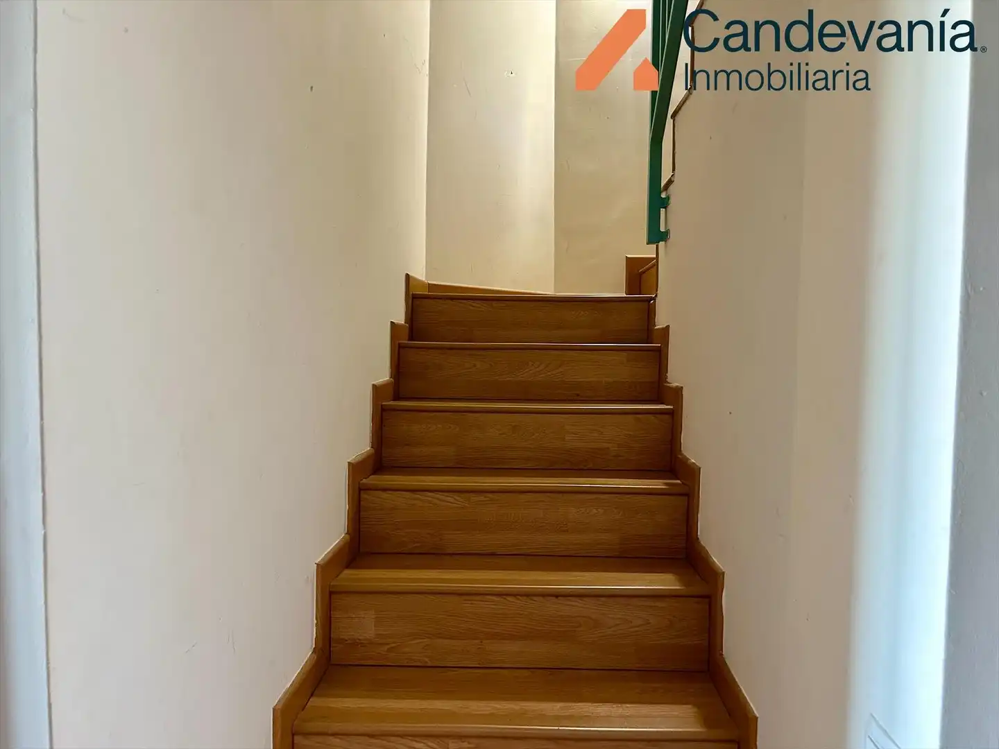 Casa adosada en venta en Zuera con Calefacción, Jardín privado y Parquet