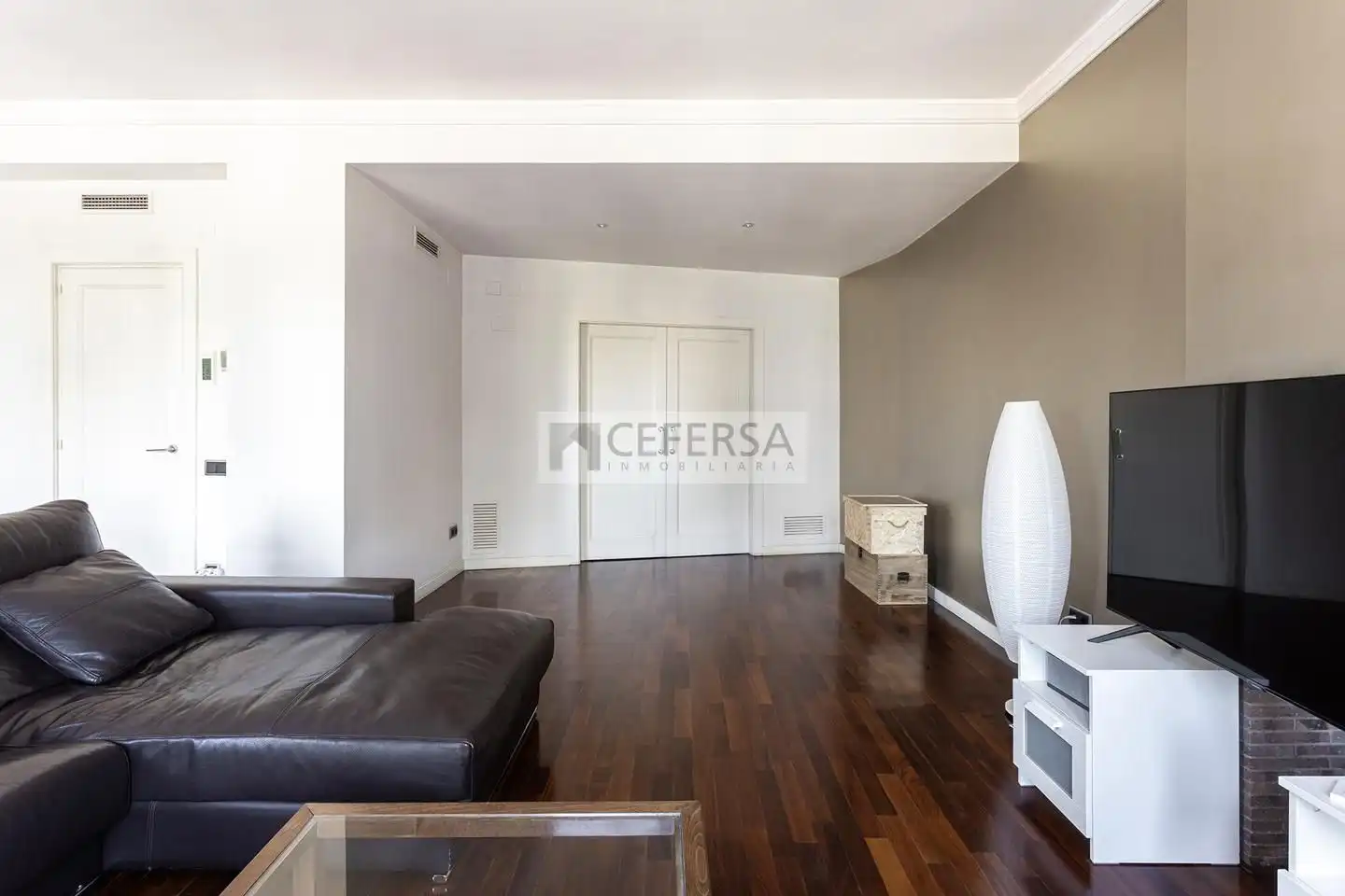 Sala d'estar de Pis en venda en Barcelona amb Aire condicionat, Calefacció i Parquet