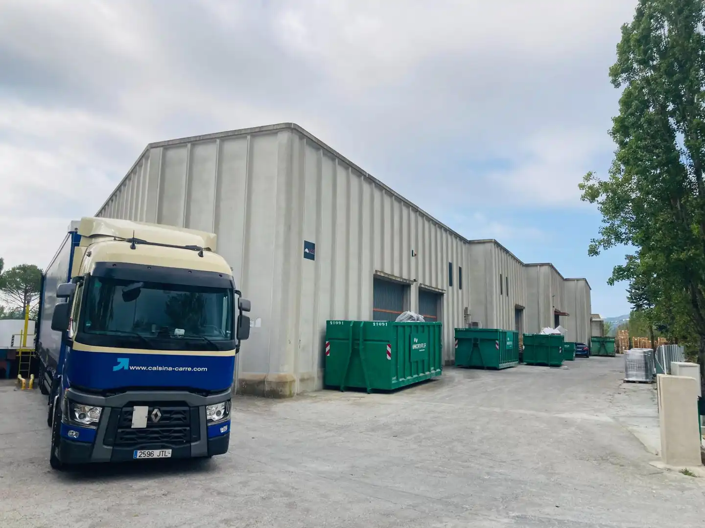 Vista exterior de Nave industrial en venta en Sant Feliu de Codines