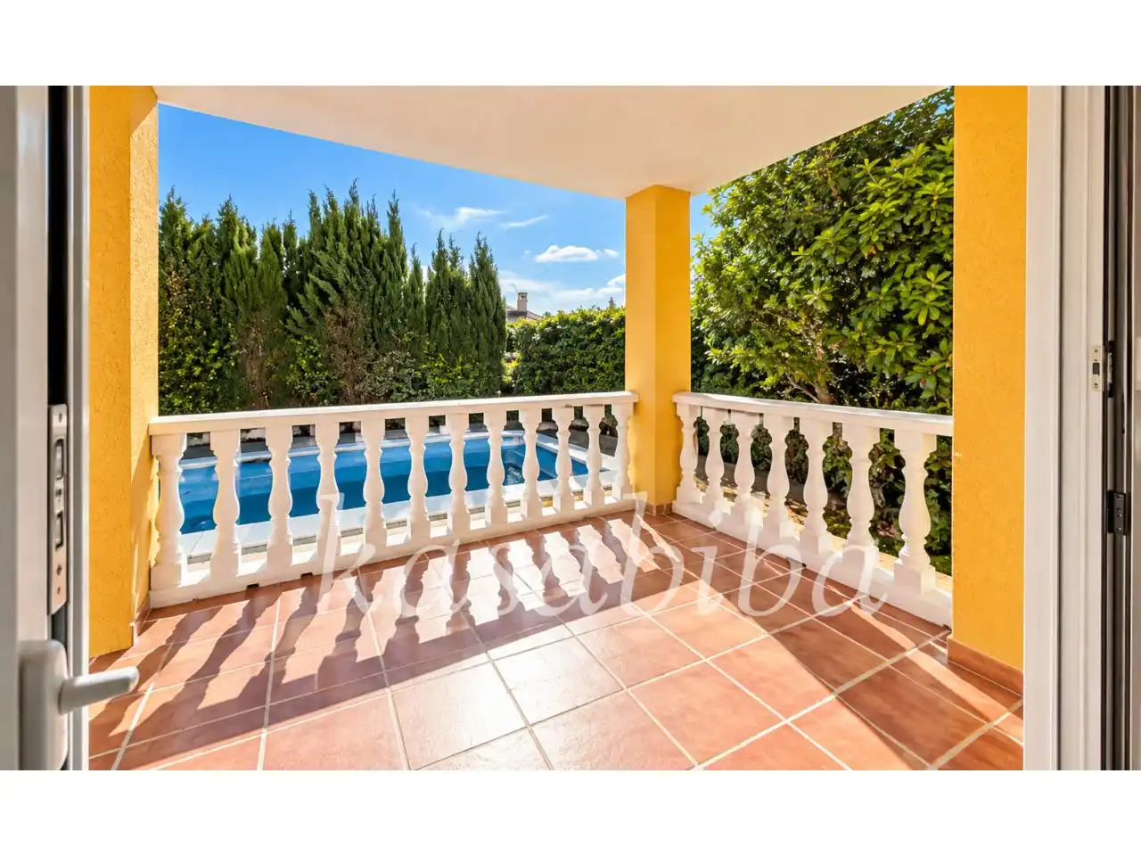 Vista exterior de Casa o chalet en venta en Chiva con Jardín privado, Terraza y Piscina