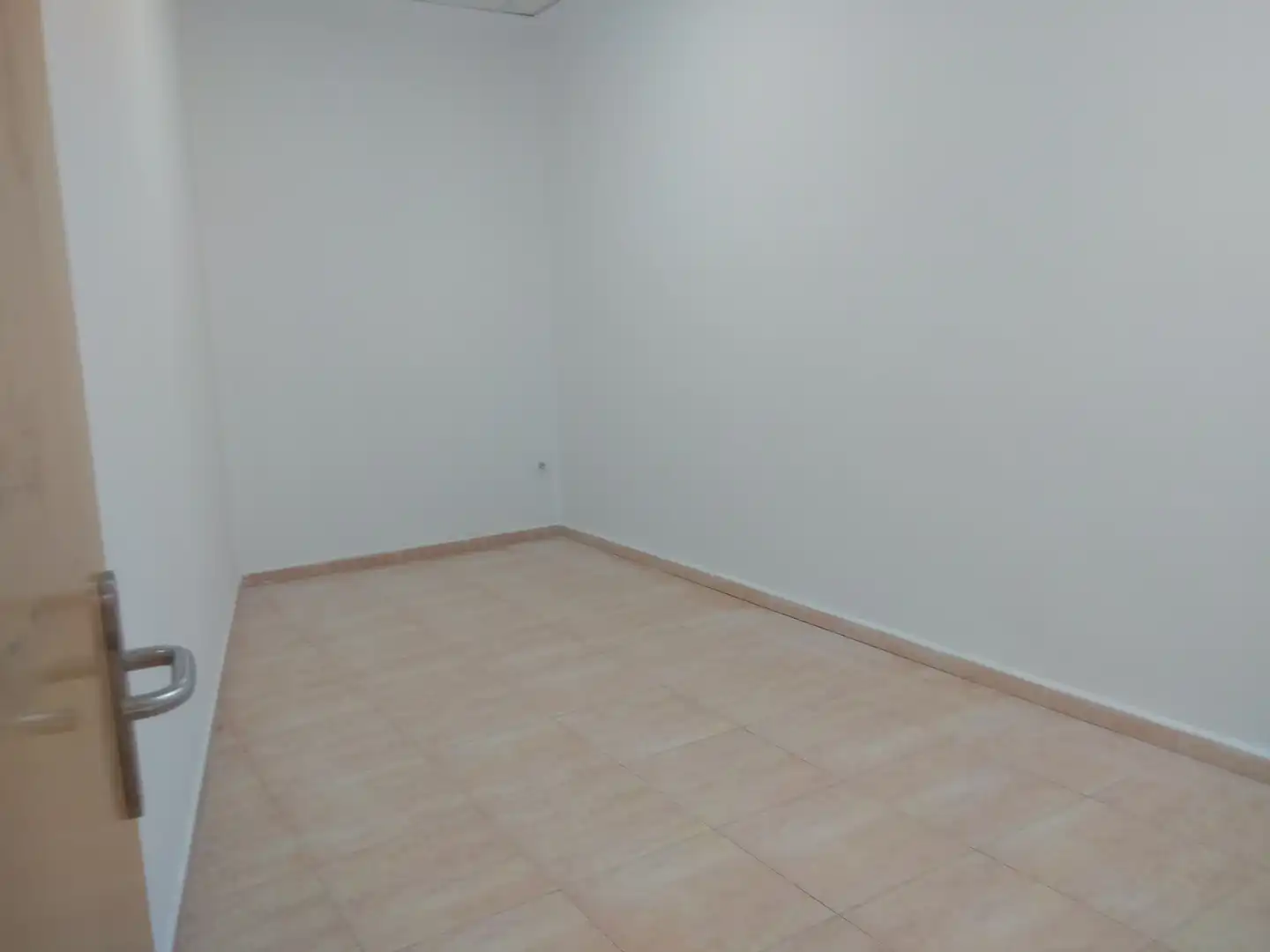 Local comercial de lloguer a Calle la Vega, imagen 4