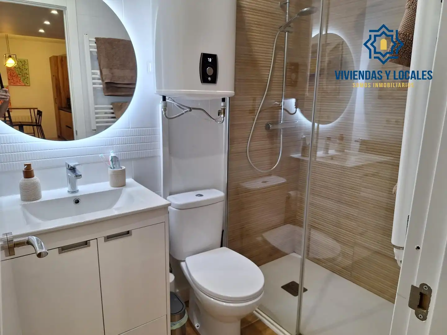 Bathroom of Flat for rent in Granada  with Air Conditioner, Heating and Private garden
