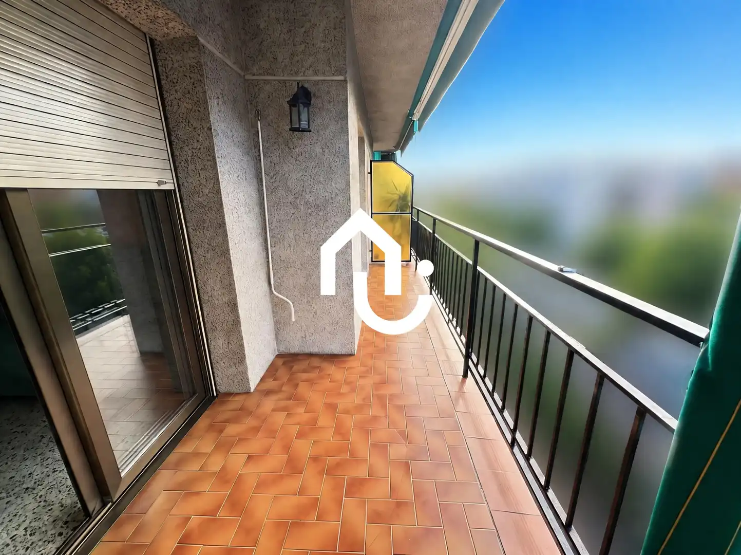 Terraza de Piso en venta en Santa Coloma de Gramenet con Terraza