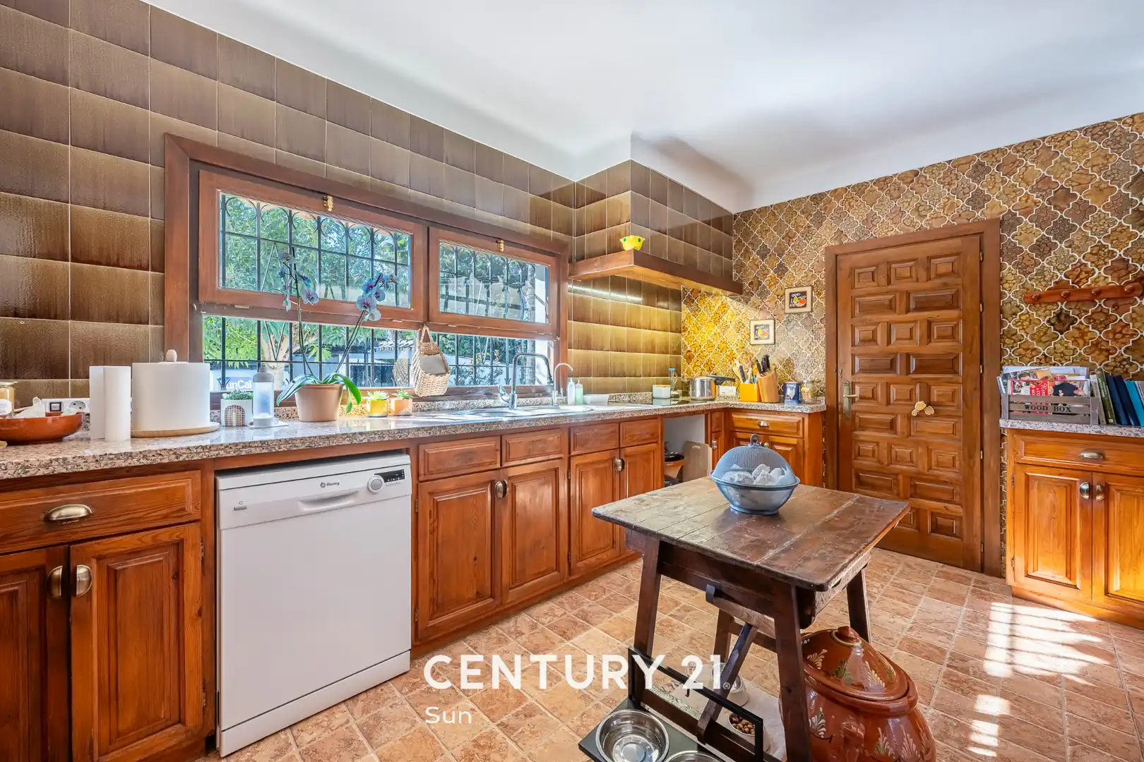 Küche von Country house zum Verkauf in Marbella mit Privatgarten und Balkon