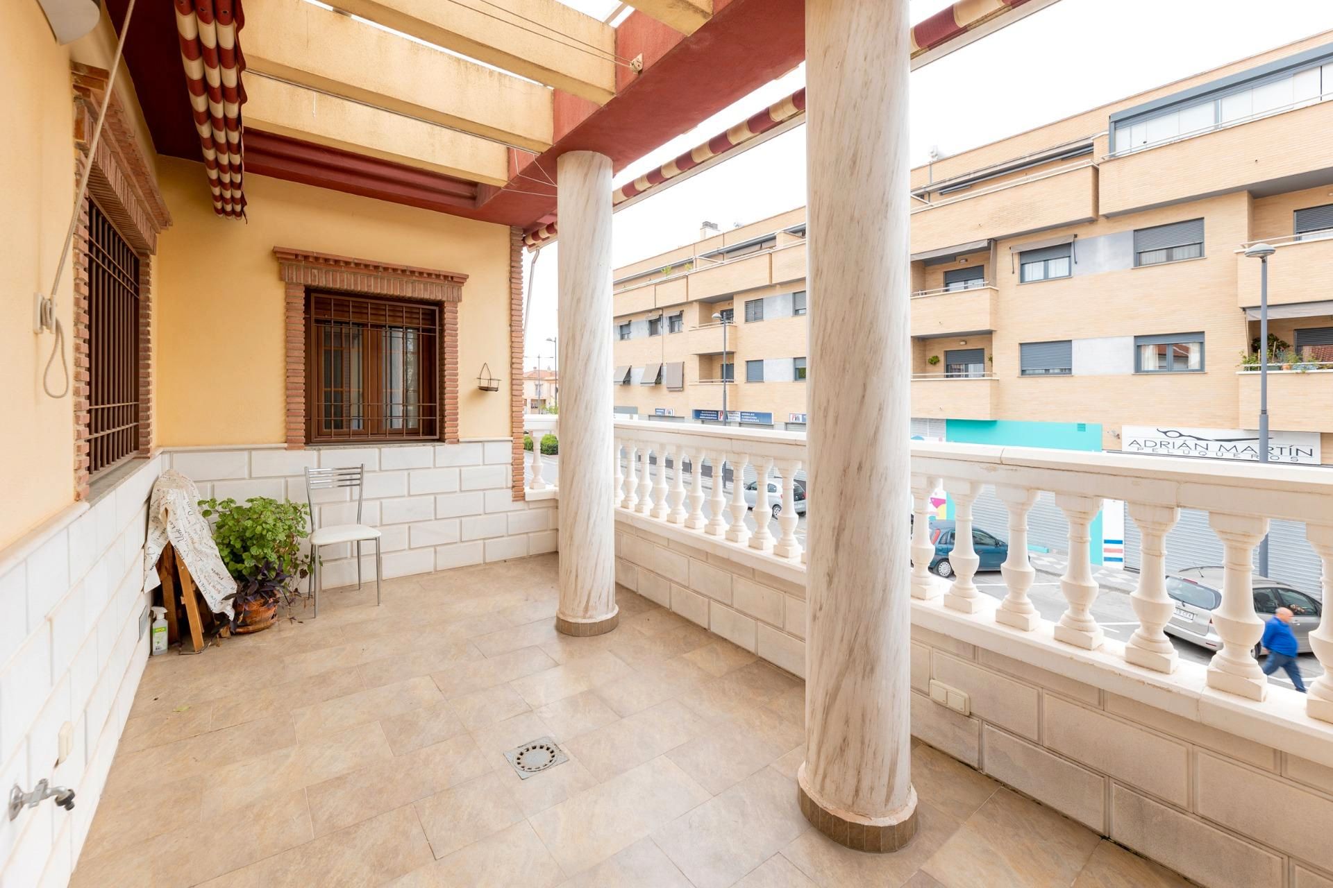 Vista exterior de Casa adosada en venda en Maracena amb Calefacció, Terrassa i Traster