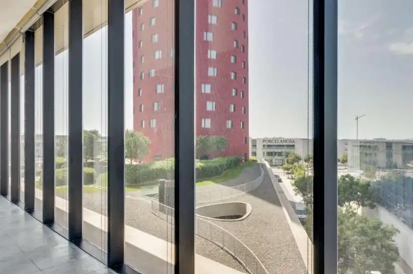 Oficina de lloguer en L'Hospitalet de Llobregat amb Aire condicionat