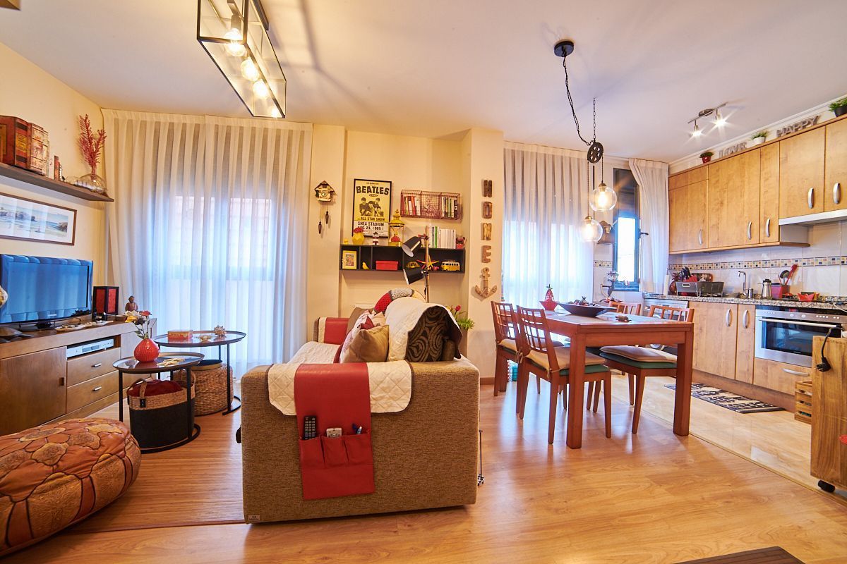 Living room of Flat for sale in Llanes  with Heating, Storage room and Furnished
