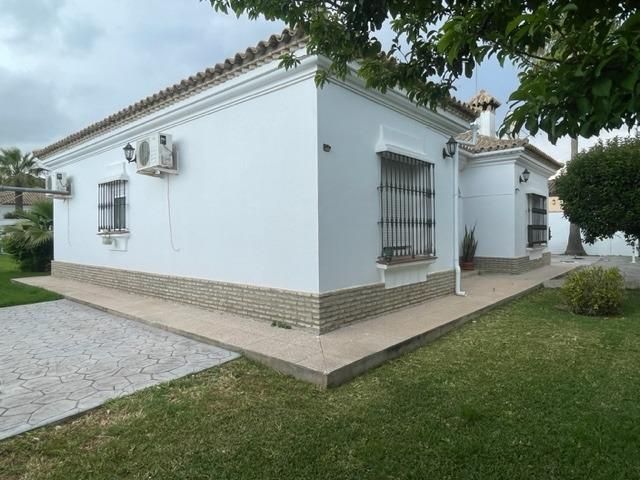 House or chalet for sale in Las Lagunas - Campano, Chiclana de la Frontera