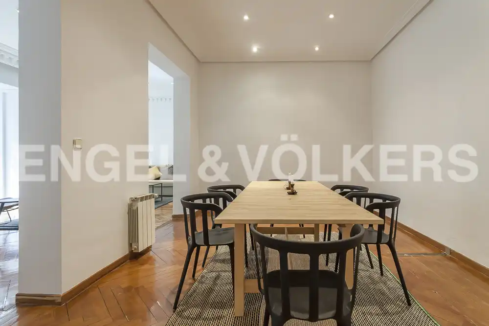 Dining room of Flat for rent in Madrid  with Air Conditioner, Heating and Parquet flooring