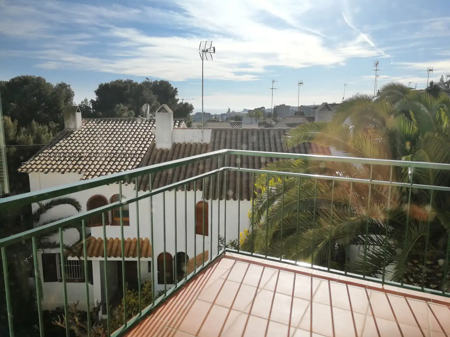 Vista exterior de Àtic de lloguer en Sitges amb Terrassa, Moblat i Forn