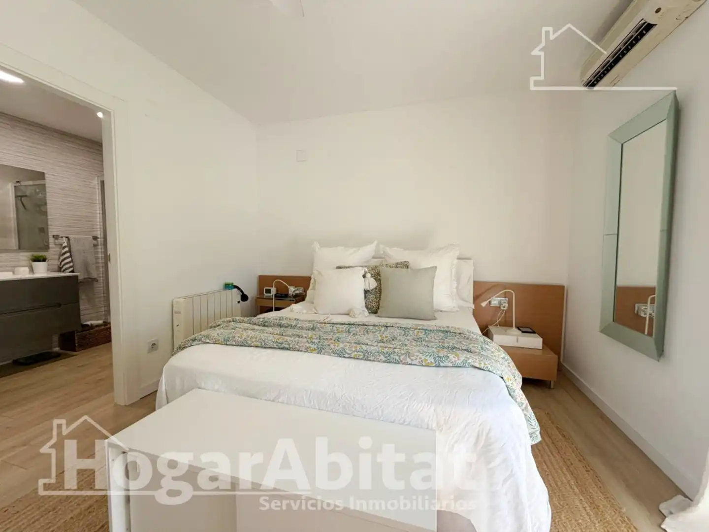 Bedroom of Attic for sale in Chiva  with Air Conditioner and Terrace