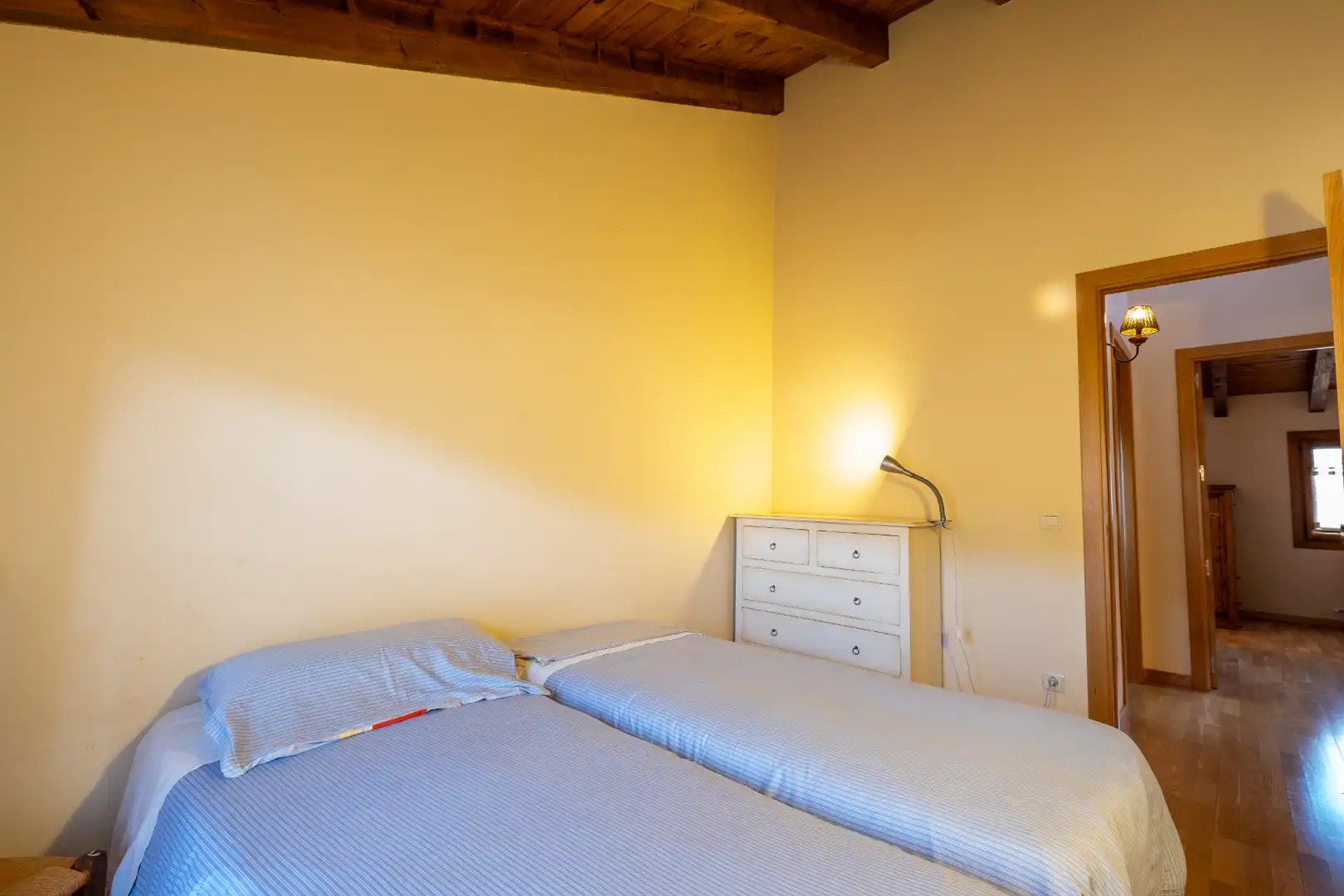 Dormitori de Casa adosada de lloguer en Bellver de Cerdanya amb Calefacció, Parquet i Terrassa