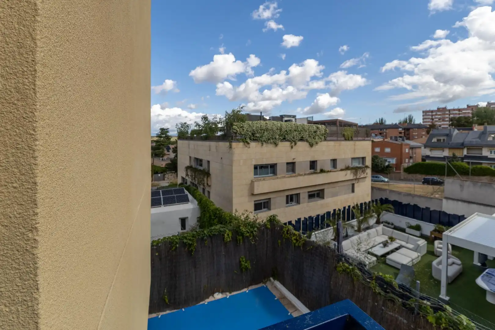 Terrassa de Casa o xalet en venda en Madrid amb Aire condicionat, Calefacció i Jardí privat