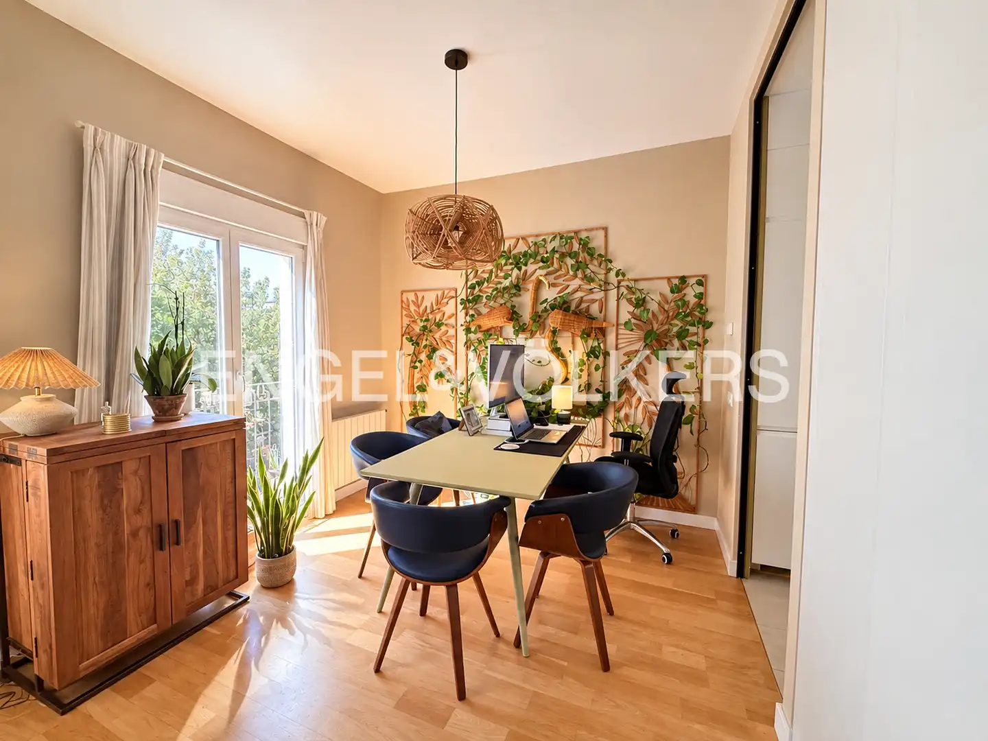 Comedor de Piso en venta en Madrid con Calefacción, Parquet y Balcón