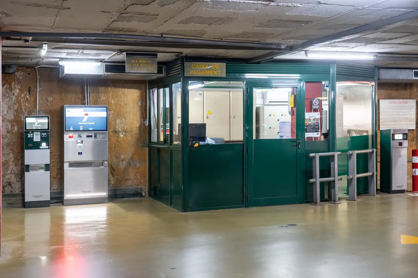 Garage for rent in Les Corts