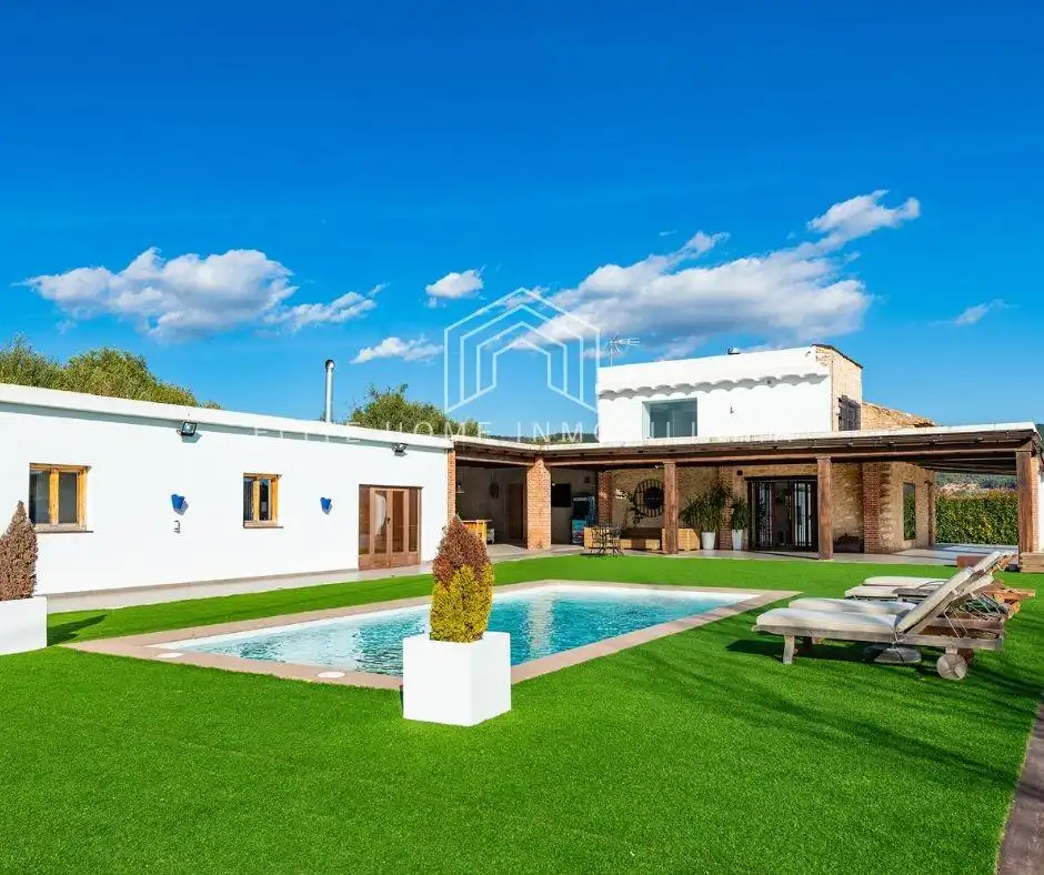 Exterior view of Houses for sale in Useras /  Les Useres  with Air Conditioner, Private garden and Terrace